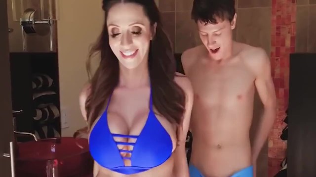 Fucked the anus of a mom with big tits near the pool